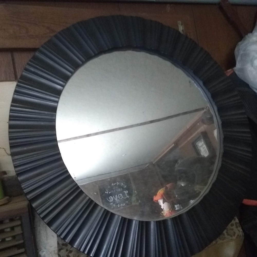 Mirrors - Picture 2 of 2